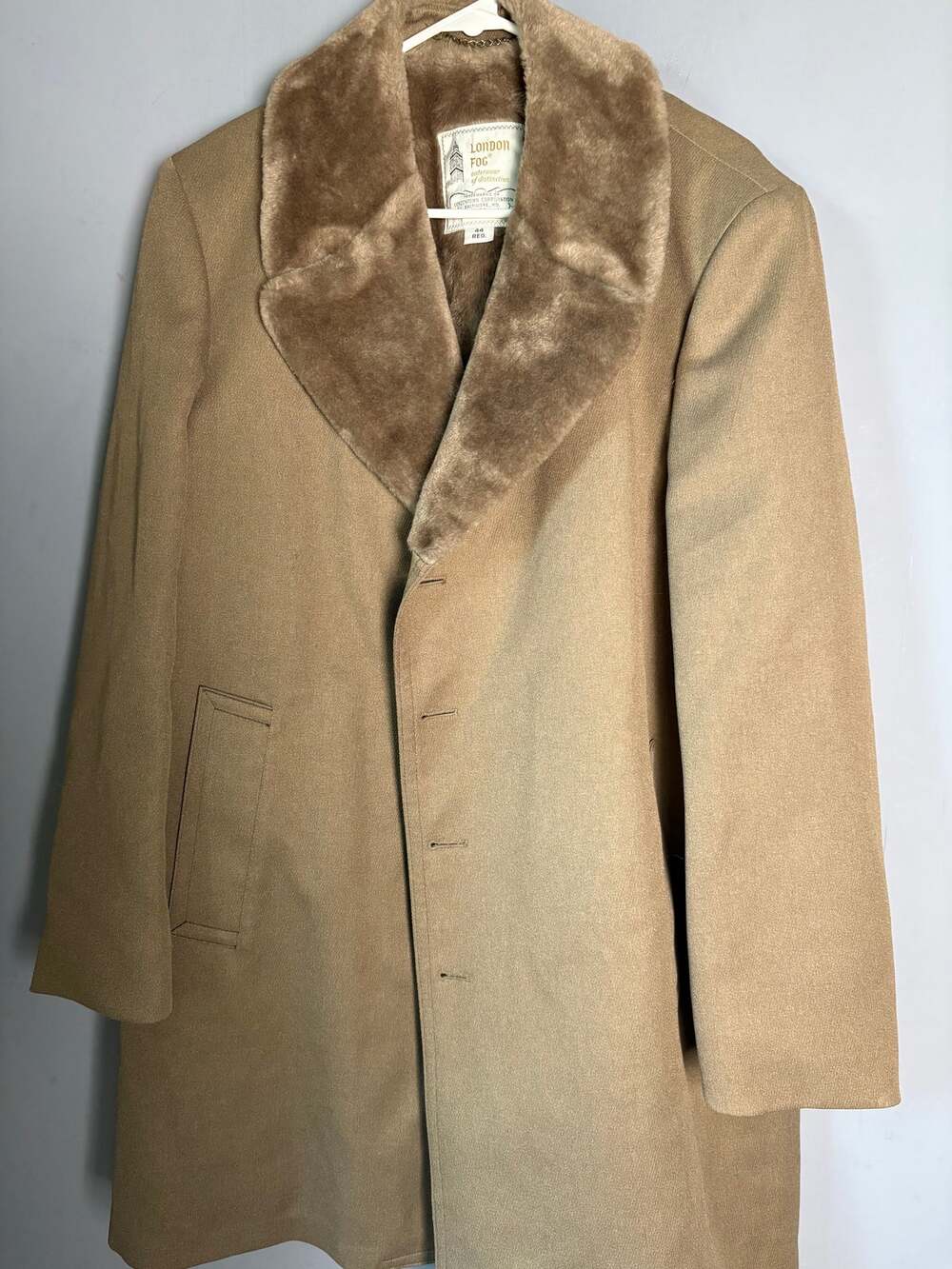 London Fog Maincoat Men’s Size 44R Tan Wool Coat With Brown Fur Collar
